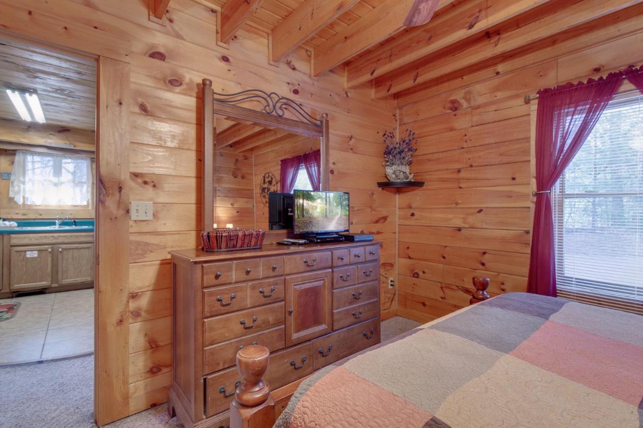 Wildwood Cove, 2 Bedrooms, Fireplace, Wifi, Jetted Tub, Hot Tub, Sleeps 6 Севьервилл Экстерьер фото