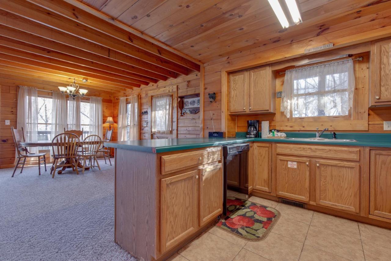 Wildwood Cove, 2 Bedrooms, Fireplace, Wifi, Jetted Tub, Hot Tub, Sleeps 6 Севьервилл Экстерьер фото
