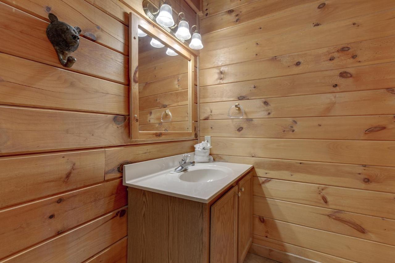 Wildwood Cove, 2 Bedrooms, Fireplace, Wifi, Jetted Tub, Hot Tub, Sleeps 6 Севьервилл Экстерьер фото